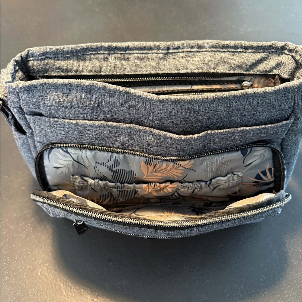 Lug Gray Messenger Bag with Patterned Interior